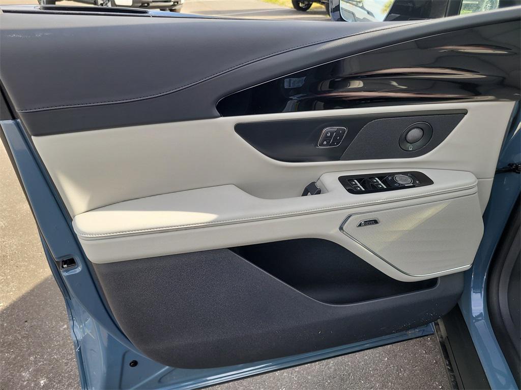 new 2026 Lincoln Nautilus car, priced at $57,670