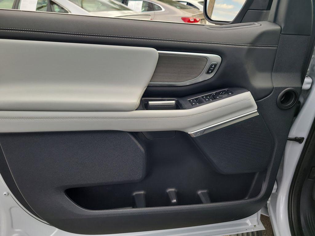 used 2025 Ford Expedition car, priced at $69,300