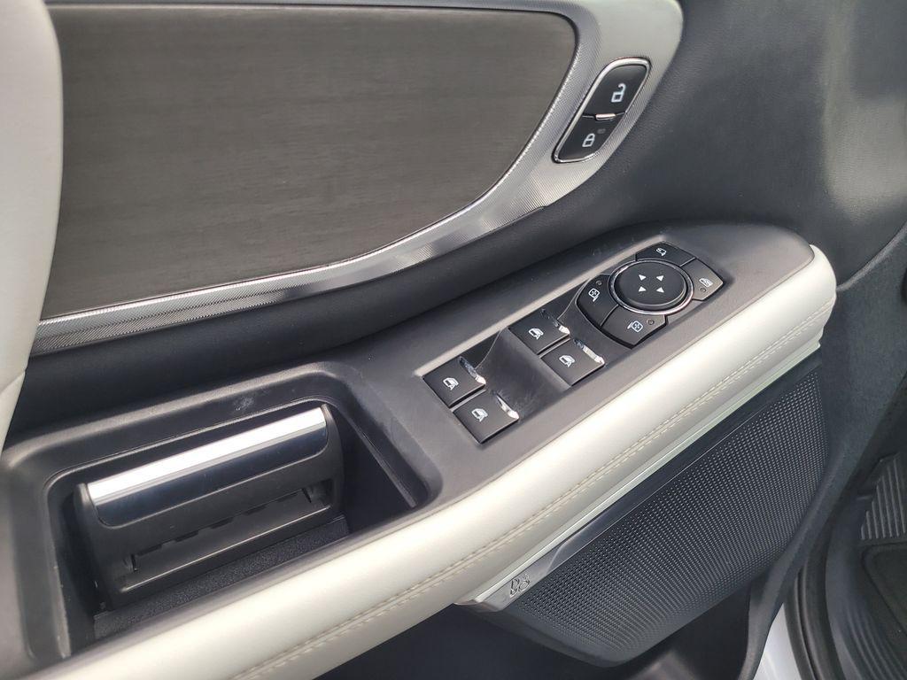 used 2025 Ford Expedition car, priced at $69,300