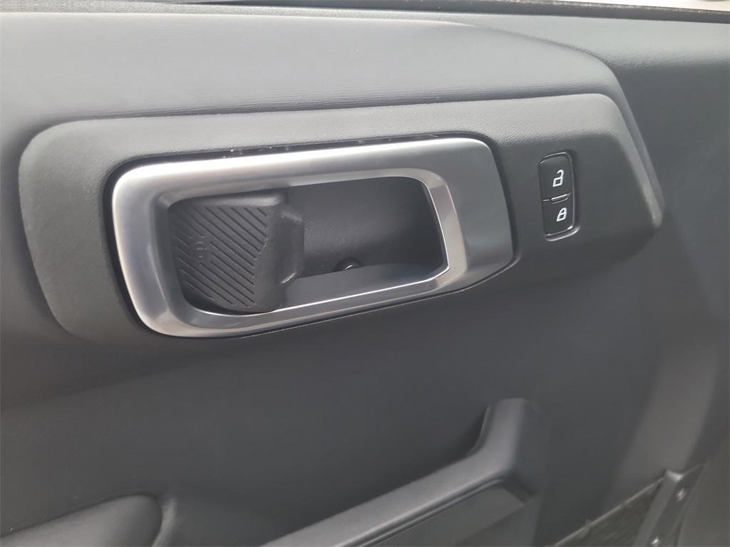 new 2025 Ford Bronco car, priced at $44,601