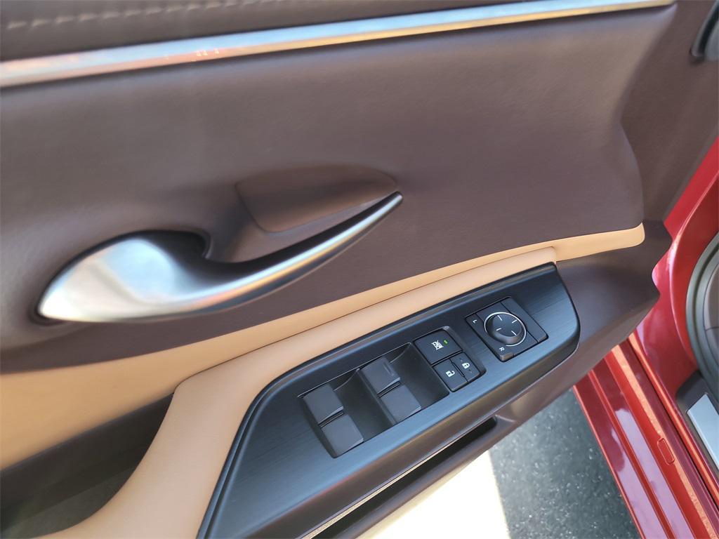 used 2020 Lexus ES 350 car, priced at $22,940