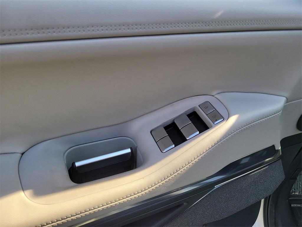 new 2025 Lincoln Navigator car, priced at $100,566