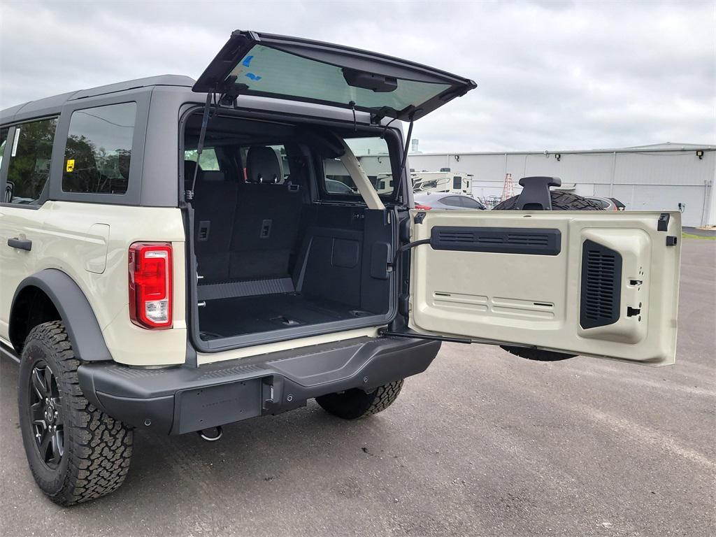 new 2025 Ford Bronco car, priced at $44,933