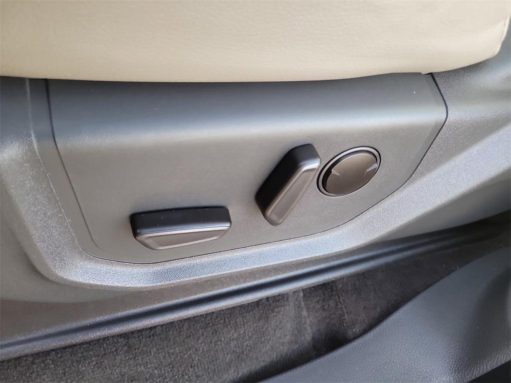 used 2021 Ford Expedition car, priced at $30,384