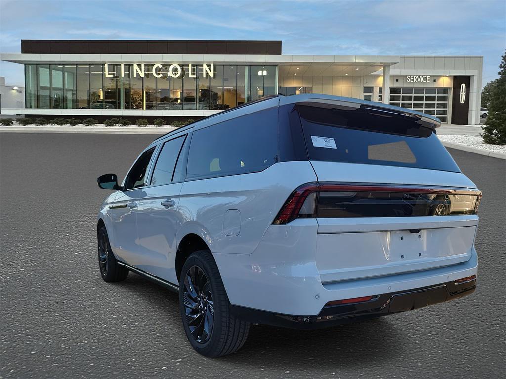 new 2025 Lincoln Navigator car, priced at $98,622