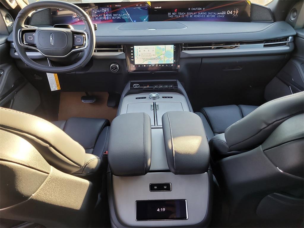 new 2025 Lincoln Navigator car, priced at $98,622