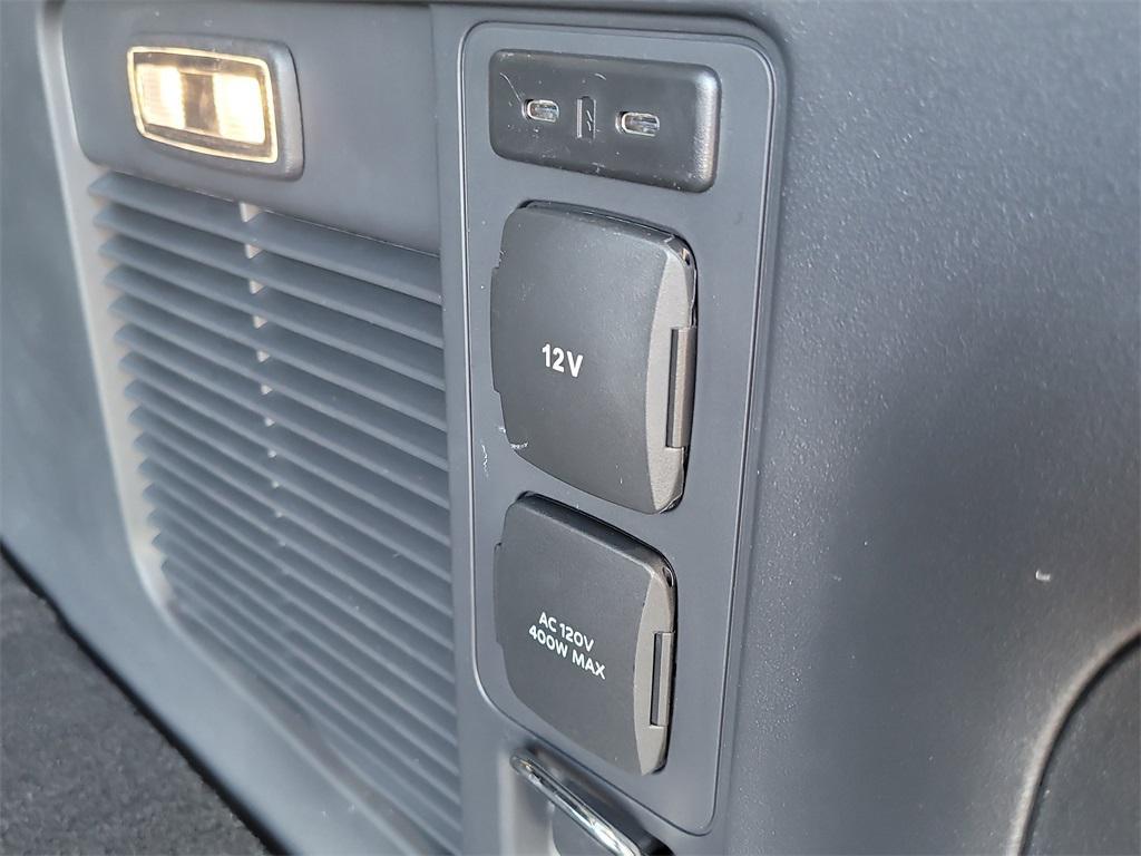 new 2025 Lincoln Navigator car, priced at $98,622