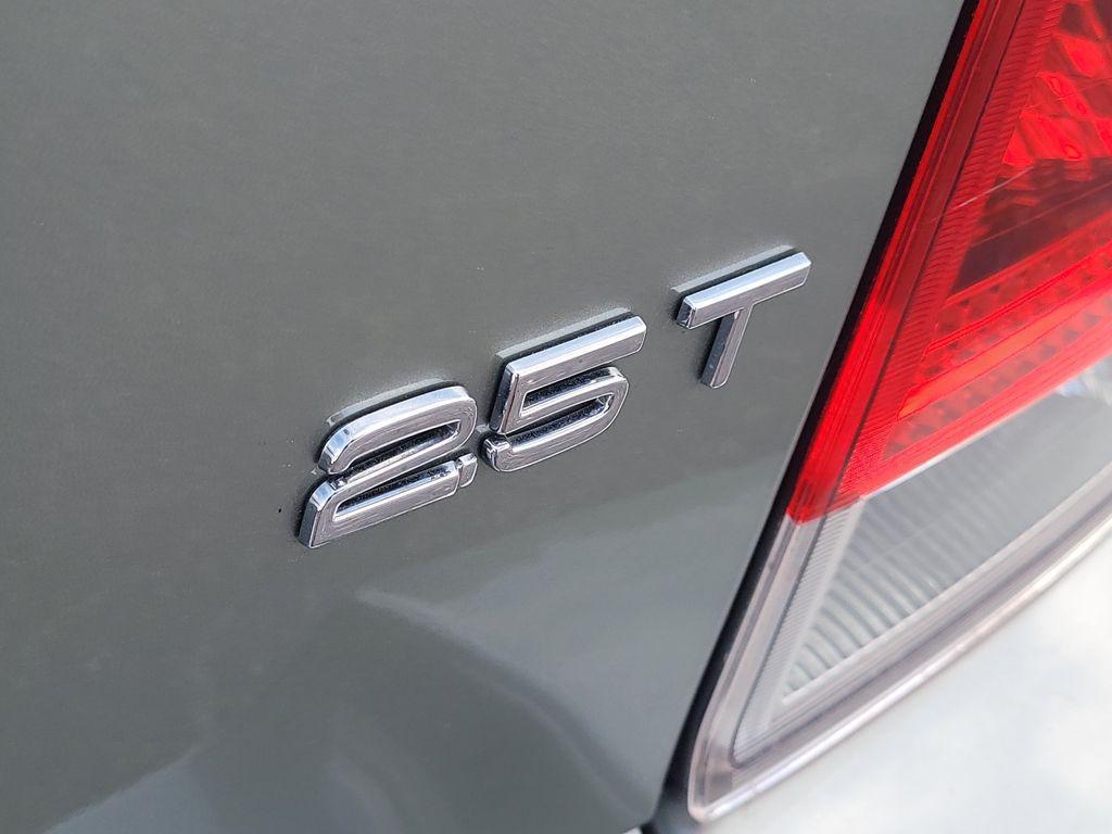 used 2006 Volvo S60 car, priced at $9,600