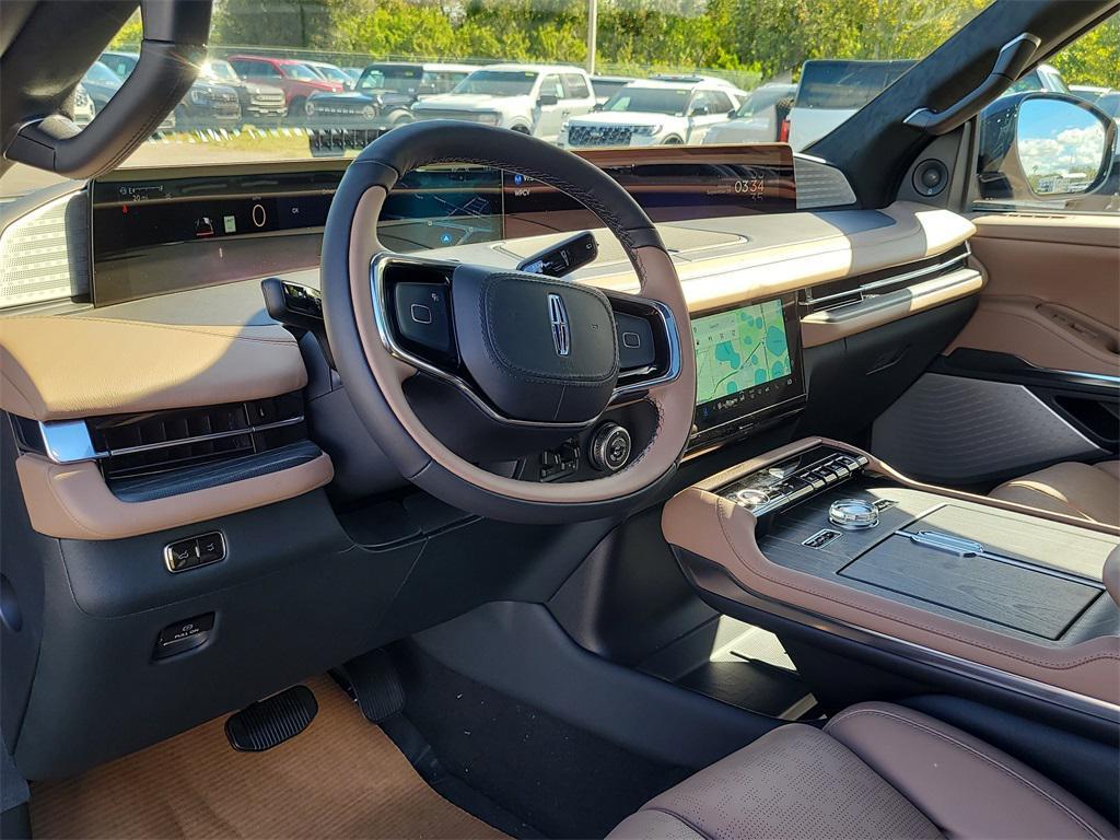 new 2025 Lincoln Navigator car, priced at $106,589