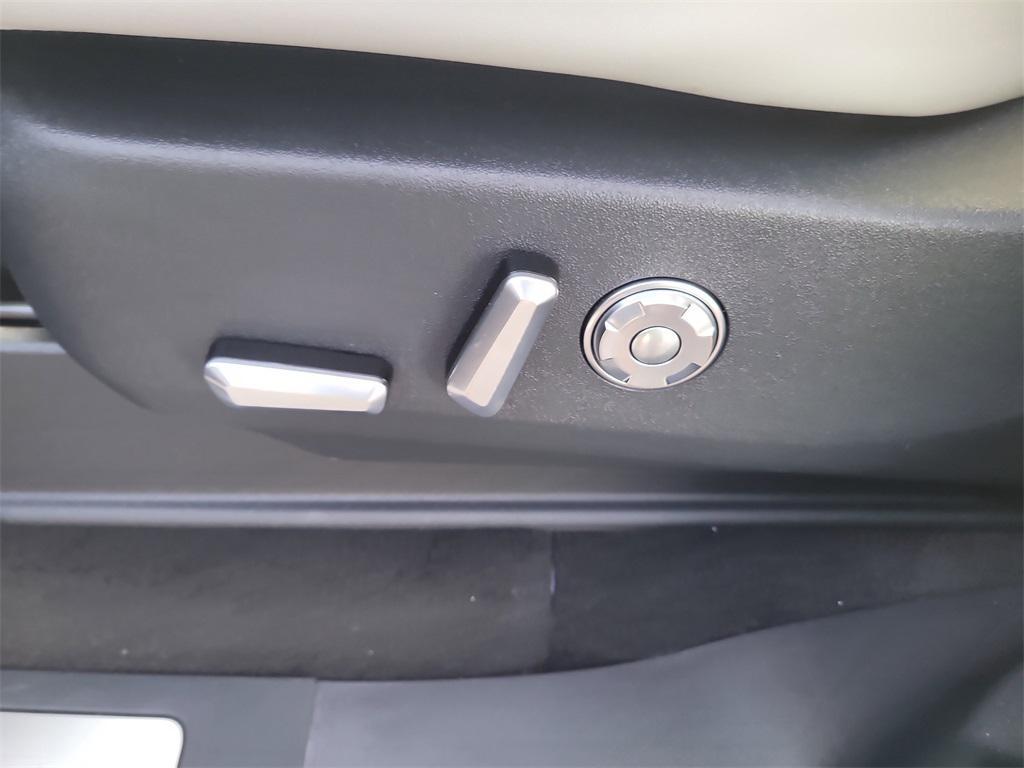 new 2026 Lincoln Navigator car, priced at $103,766