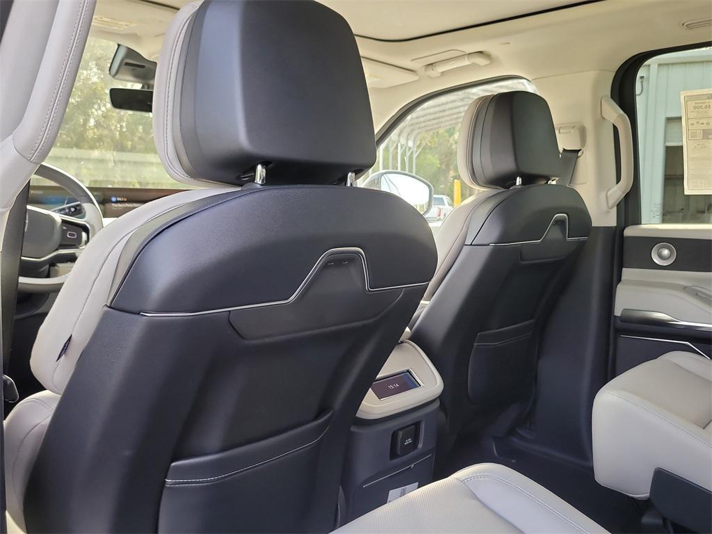 new 2026 Lincoln Navigator car, priced at $103,766