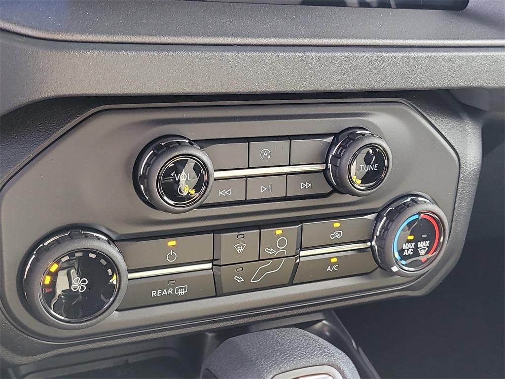 new 2025 Ford Bronco car, priced at $37,782