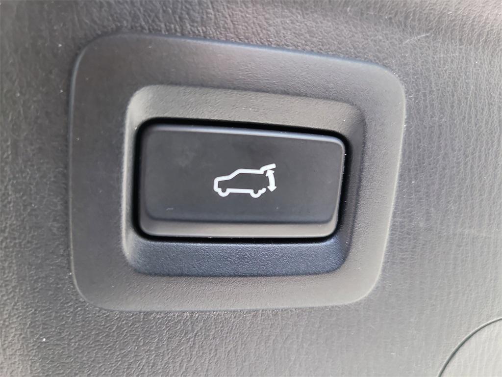 used 2022 Mazda CX-9 car, priced at $23,995