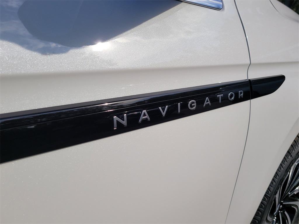 new 2025 Lincoln Navigator car, priced at $108,755