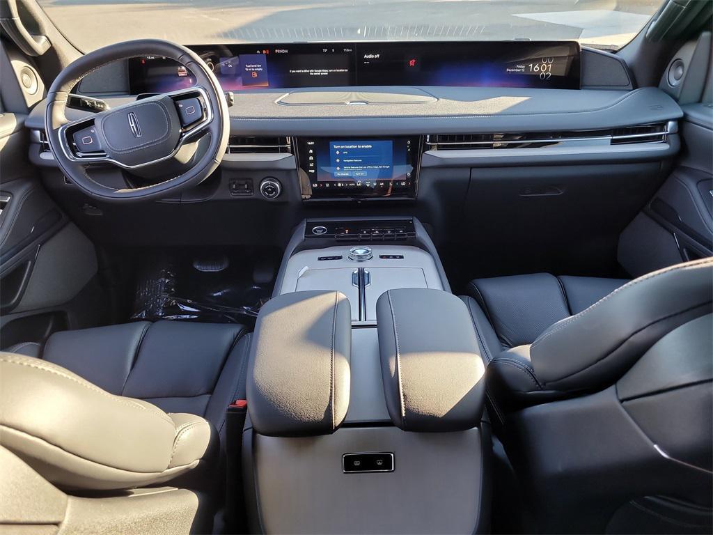 new 2025 Lincoln Navigator car, priced at $98,467