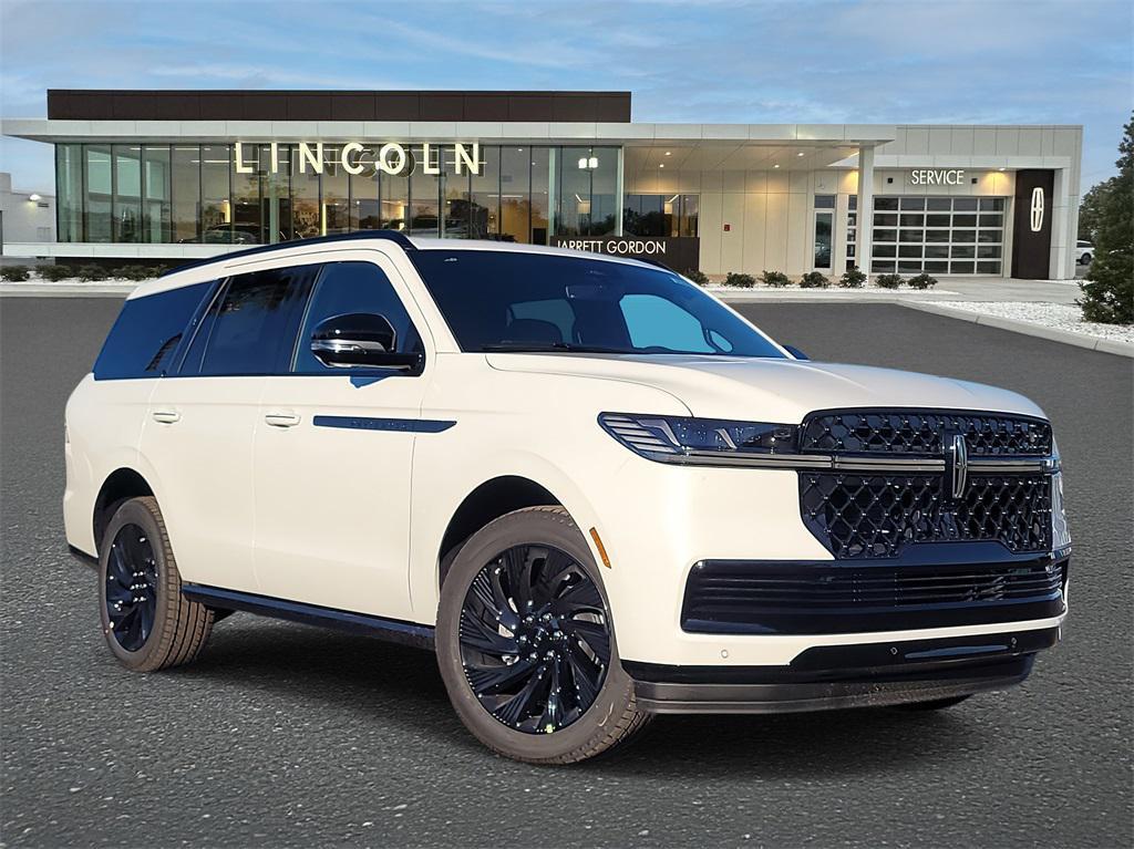 new 2025 Lincoln Navigator car, priced at $98,467