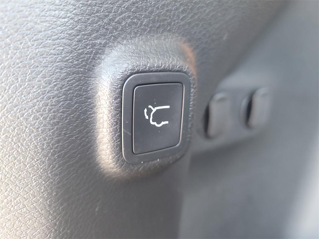 used 2022 Jeep Cherokee car, priced at $23,700