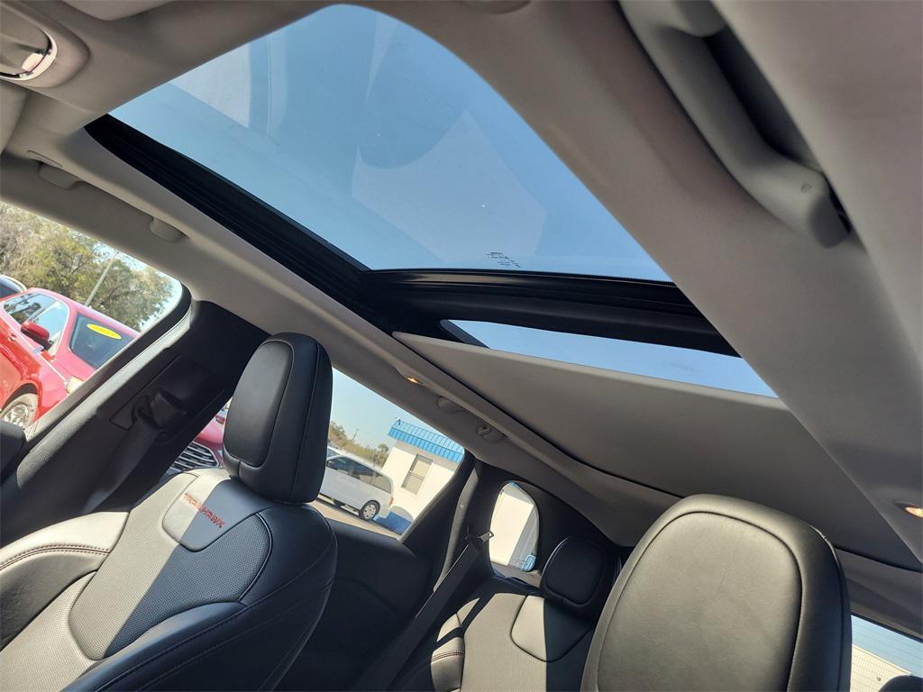 used 2022 Jeep Cherokee car, priced at $23,700