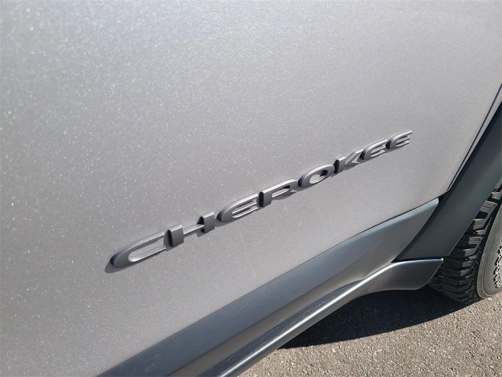 used 2022 Jeep Cherokee car, priced at $23,700