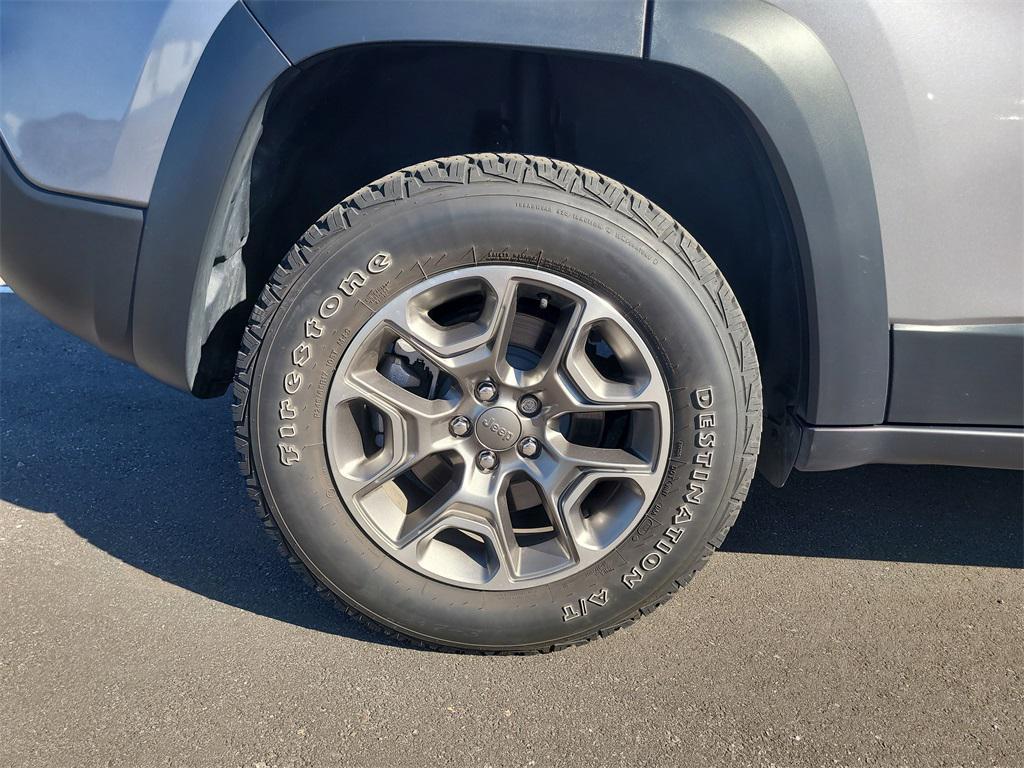 used 2022 Jeep Cherokee car, priced at $23,700