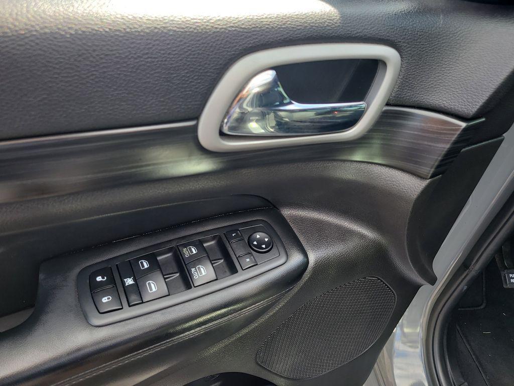 used 2020 Jeep Grand Cherokee car, priced at $18,199