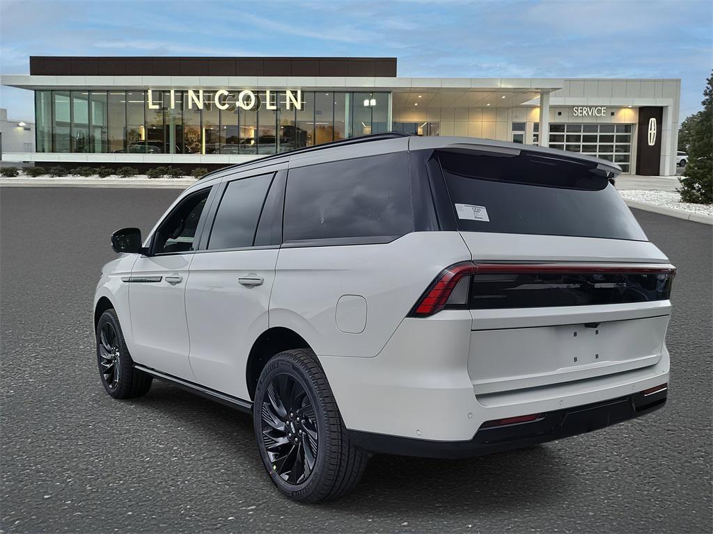 new 2025 Lincoln Navigator car, priced at $92,977