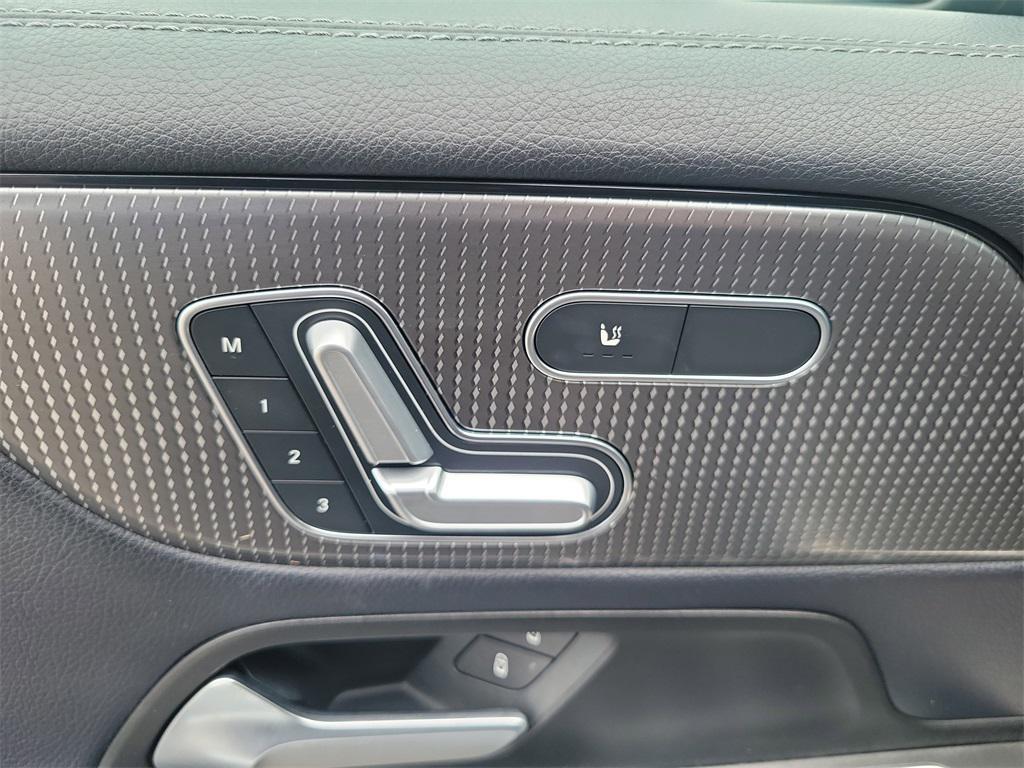 used 2021 Mercedes-Benz GLB 250 car, priced at $23,649