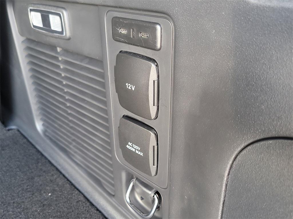 new 2025 Ford Expedition car, priced at $76,892