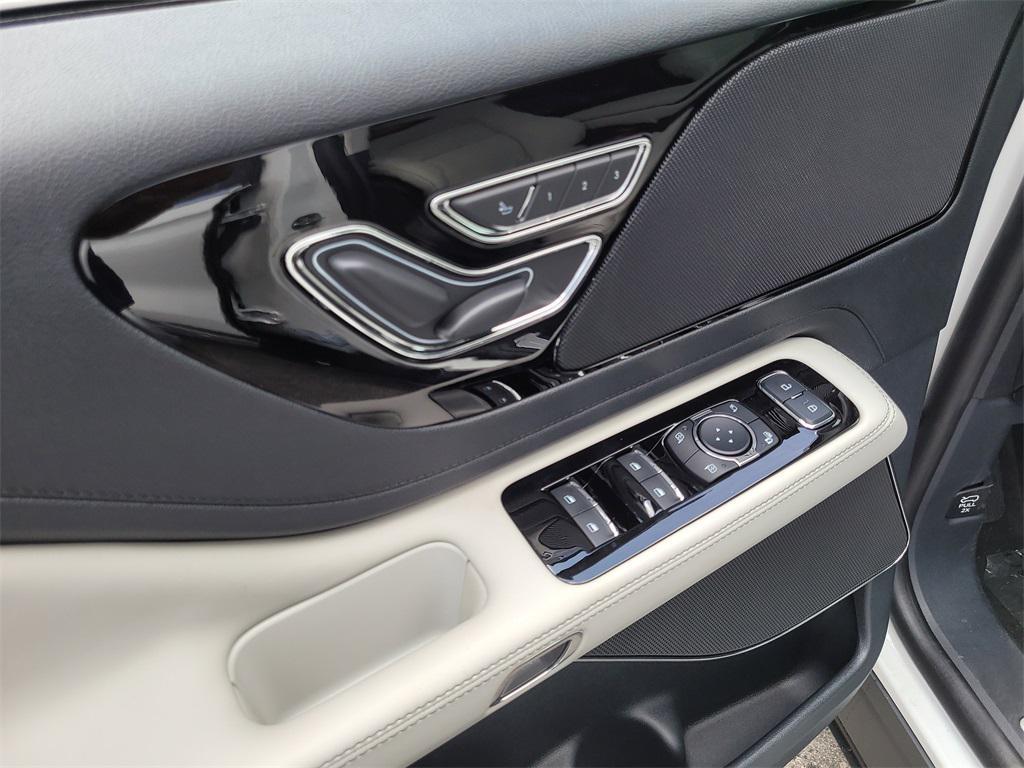 new 2025 Lincoln Aviator car, priced at $53,230