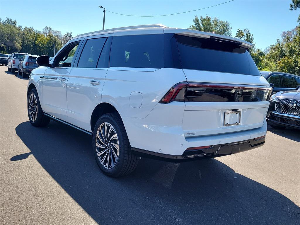 new 2025 Lincoln Navigator car, priced at $106,923