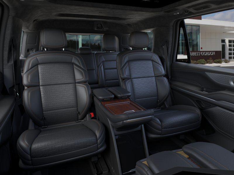 new 2025 Lincoln Navigator car, priced at $103,929