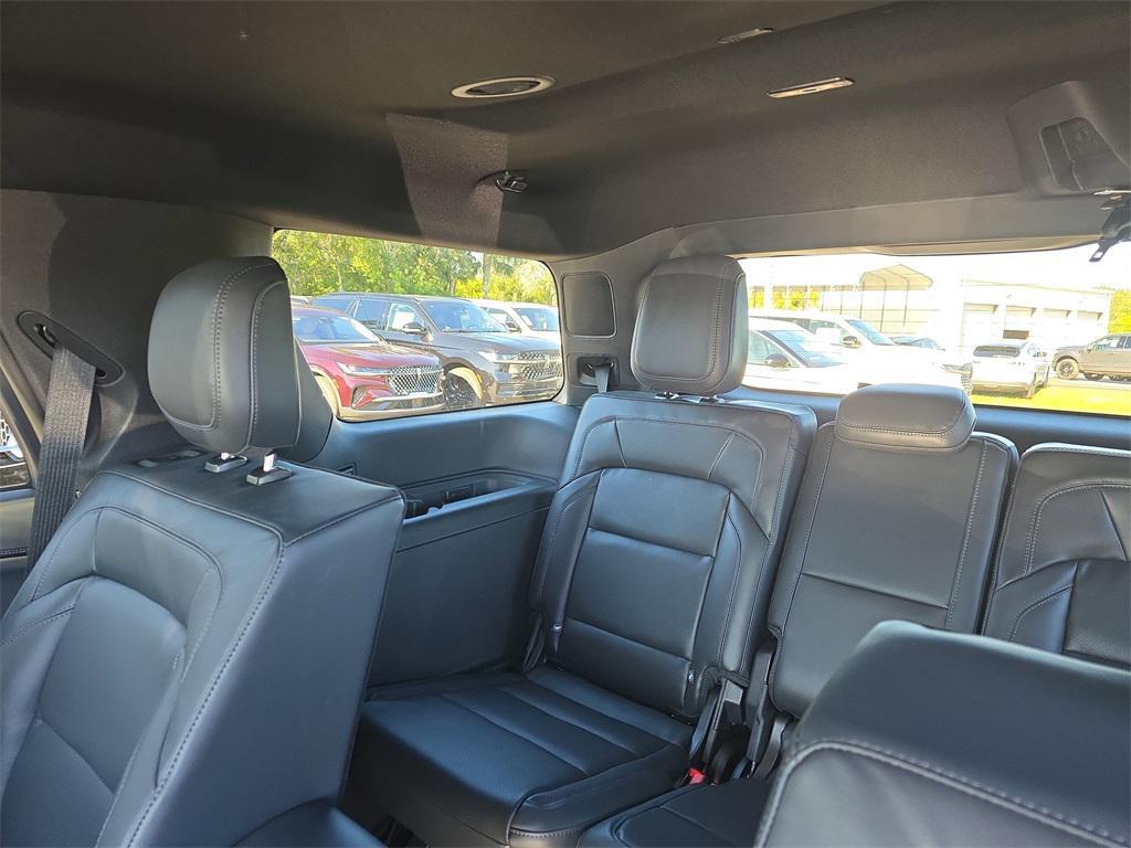 new 2025 Lincoln Navigator car, priced at $100,566