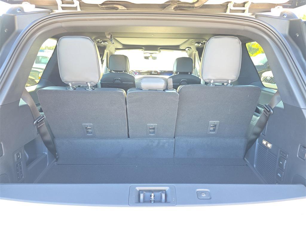 new 2025 Lincoln Navigator car, priced at $100,566