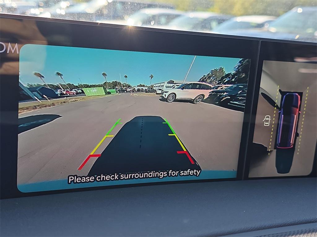 new 2025 Lincoln Navigator car, priced at $100,566