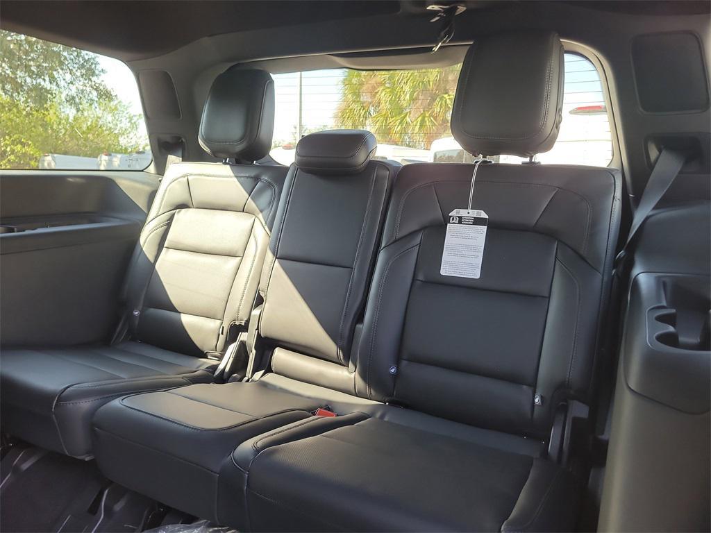 new 2025 Lincoln Navigator car, priced at $98,788