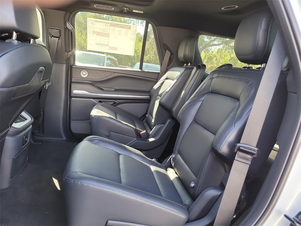 new 2025 Lincoln Navigator car, priced at $98,788