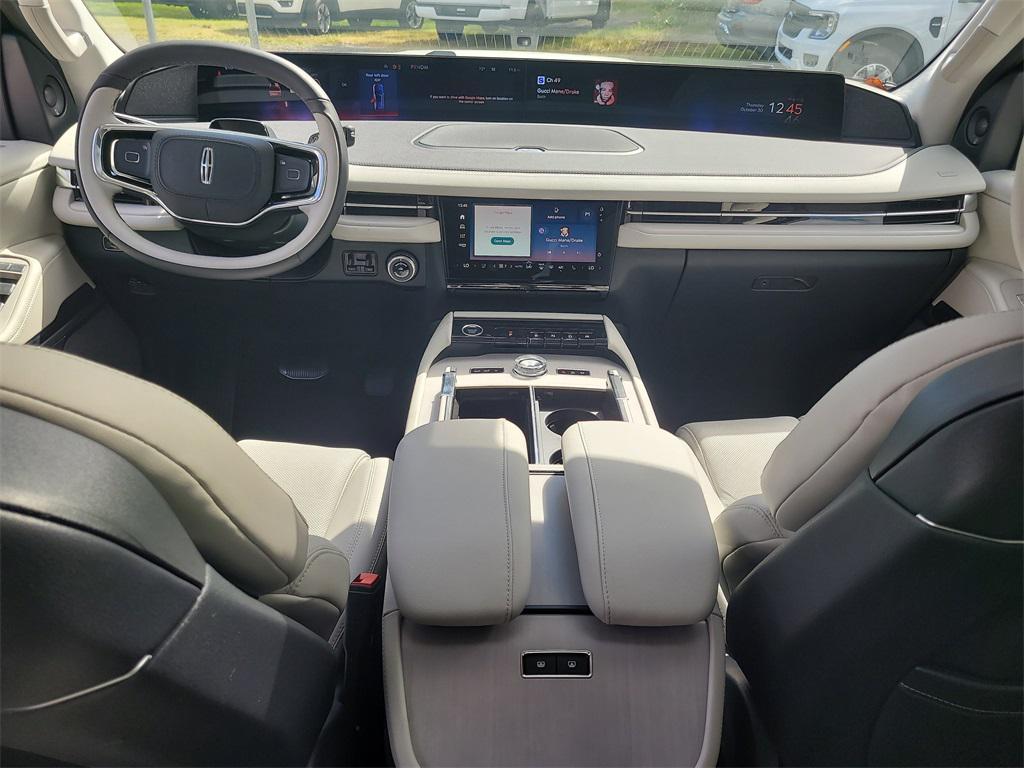 new 2025 Lincoln Navigator car, priced at $98,755