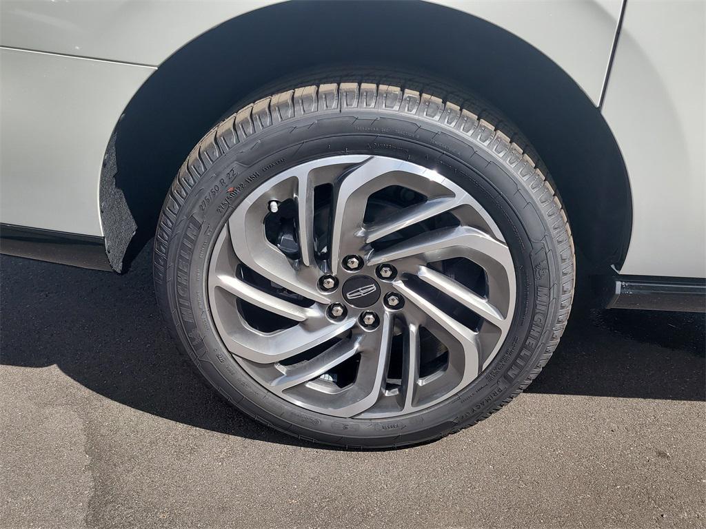 new 2025 Lincoln Navigator car, priced at $98,755