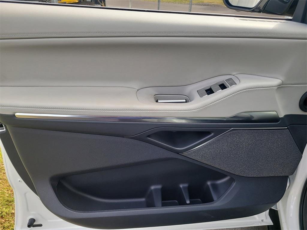 new 2025 Lincoln Navigator car, priced at $98,755