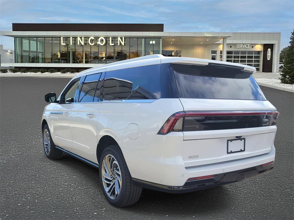 new 2025 Lincoln Navigator car, priced at $98,755
