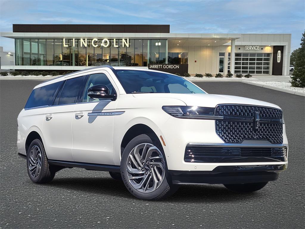 new 2025 Lincoln Navigator car, priced at $98,755