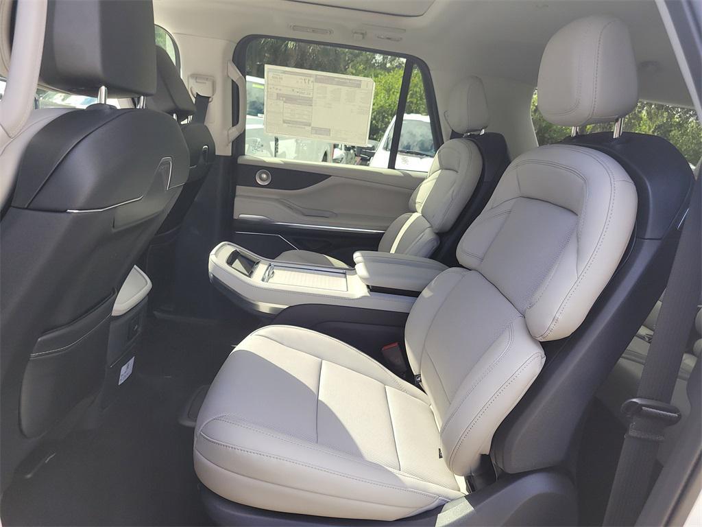 new 2025 Lincoln Navigator car, priced at $98,755