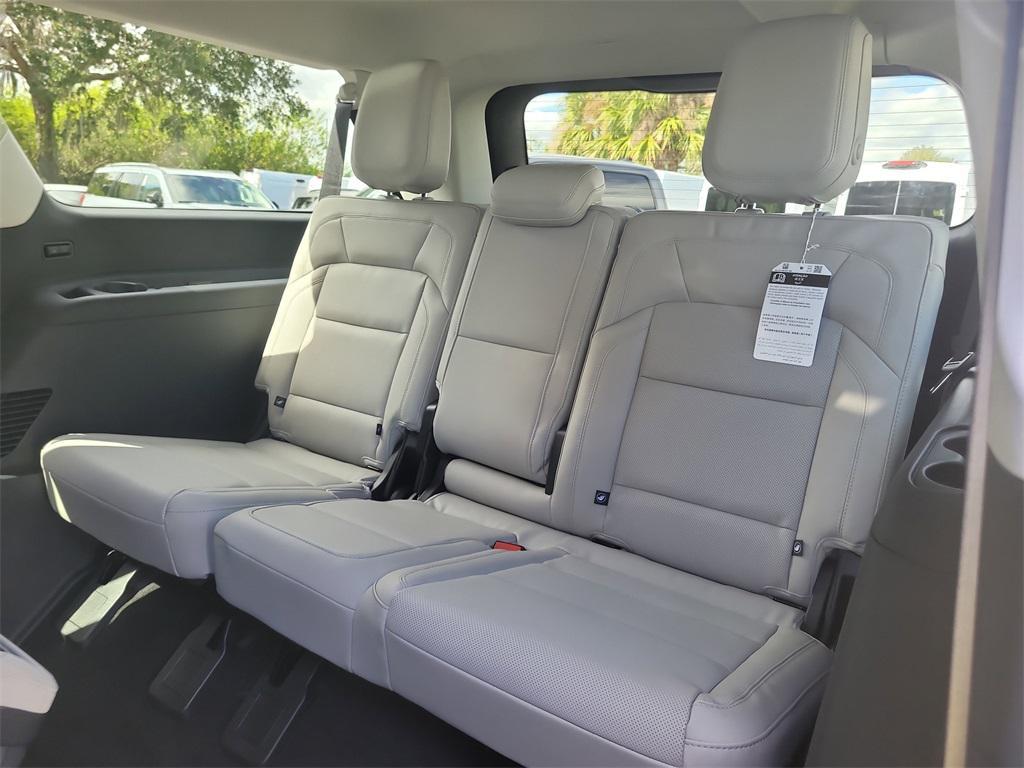 new 2025 Lincoln Navigator car, priced at $98,755