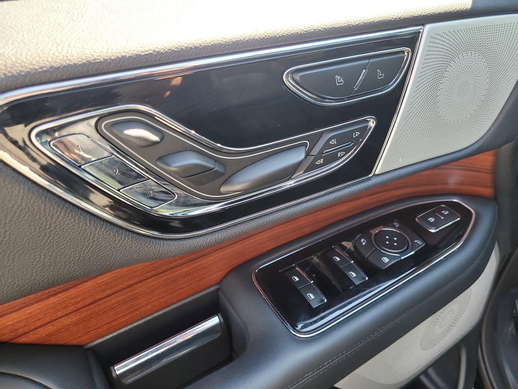 used 2023 Lincoln Navigator car, priced at $52,155