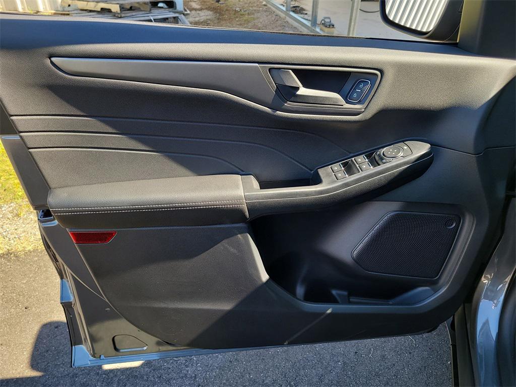 new 2026 Ford Escape car, priced at $28,312