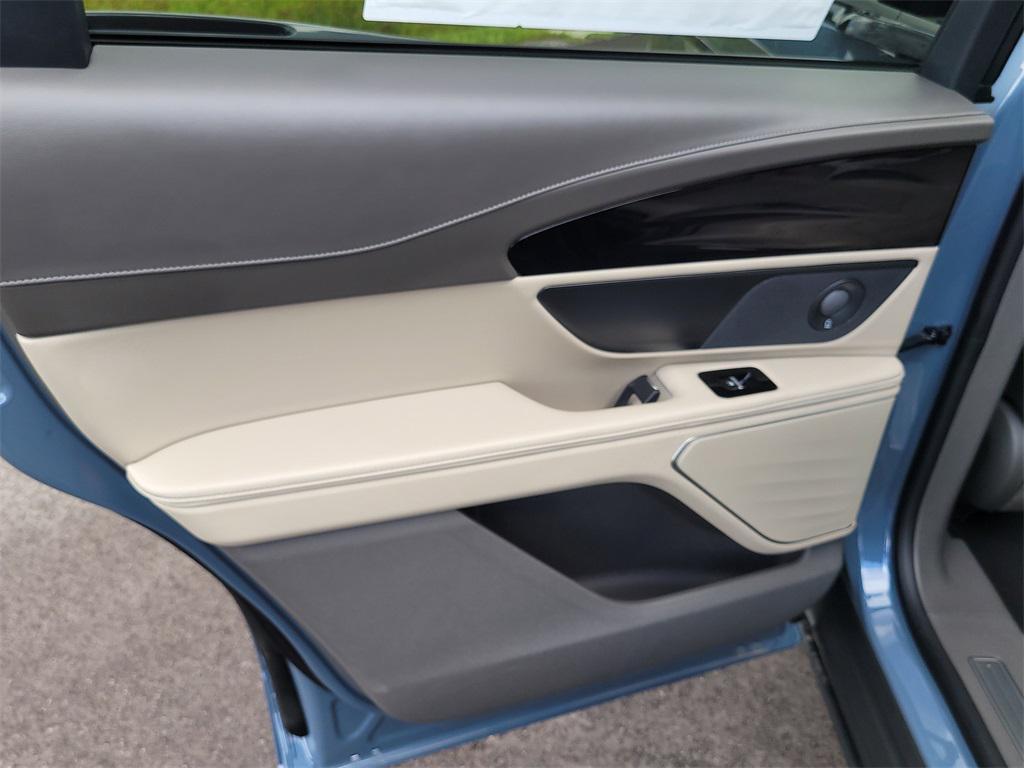 new 2025 Lincoln Nautilus car, priced at $58,544