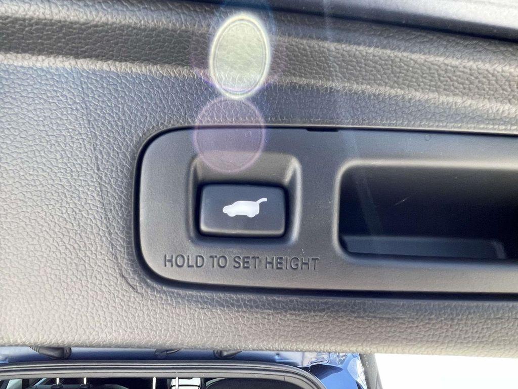 used 2025 Honda CR-V Hybrid car, priced at $36,620