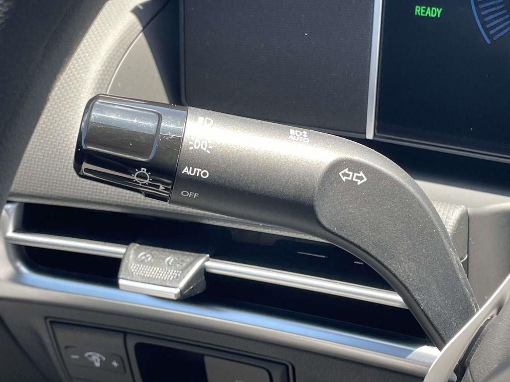 new 2026 Hyundai TUCSON Hybrid car, priced at $33,929
