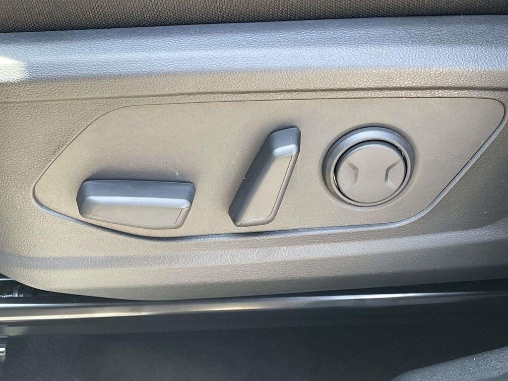 new 2026 Hyundai TUCSON Hybrid car, priced at $33,929