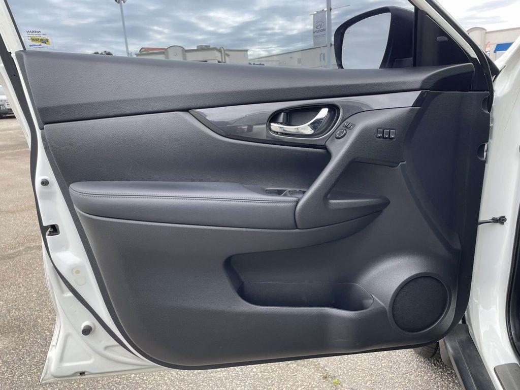 used 2018 Nissan Rogue car, priced at $15,715